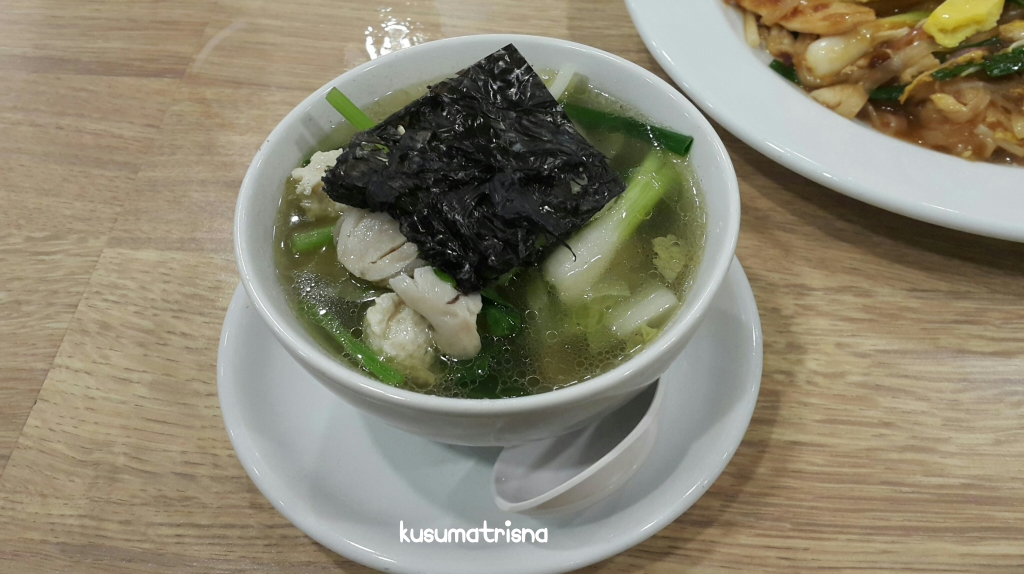 Seaweed soup THB 79 (eq. 